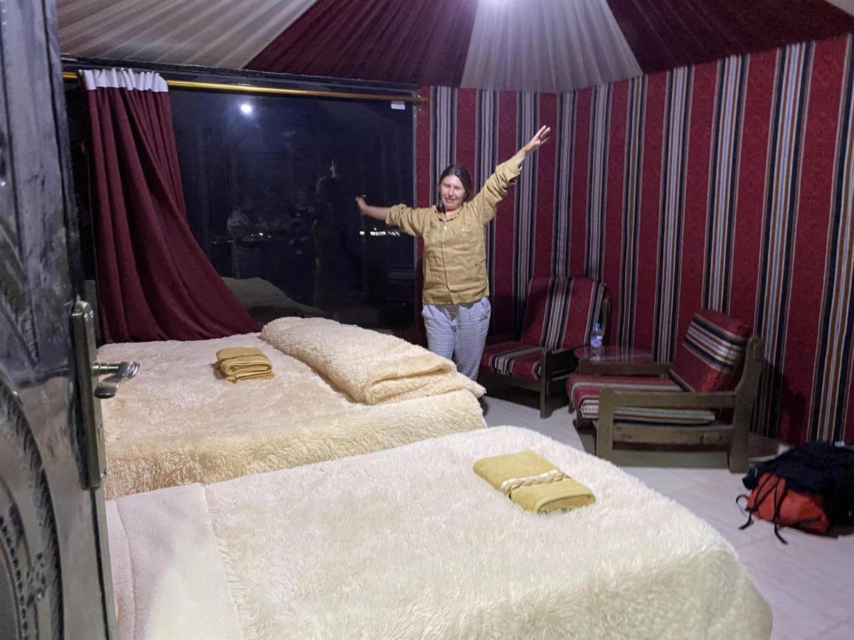Desert Island Camp Wadi Rum Bagian luar foto