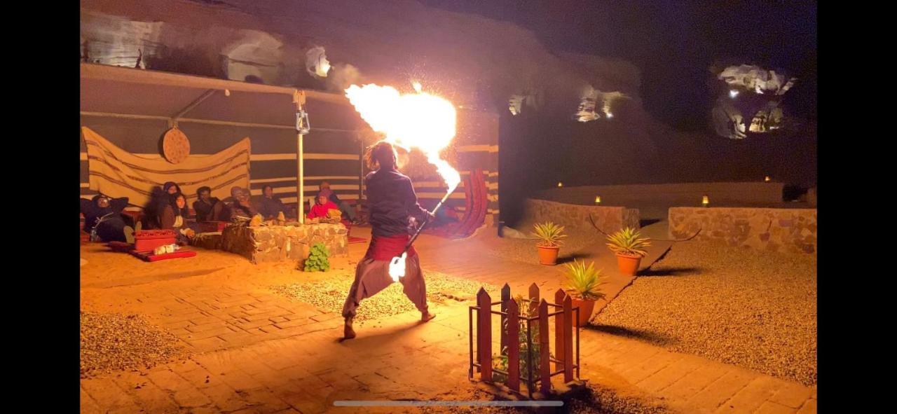 Desert Island Camp Wadi Rum Bagian luar foto