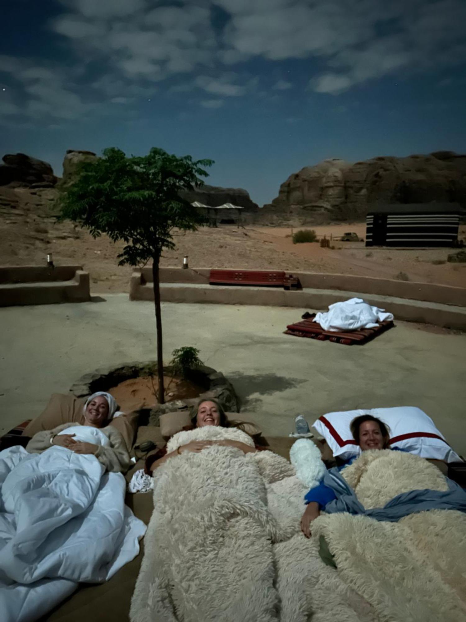 Desert Island Camp Wadi Rum Bagian luar foto