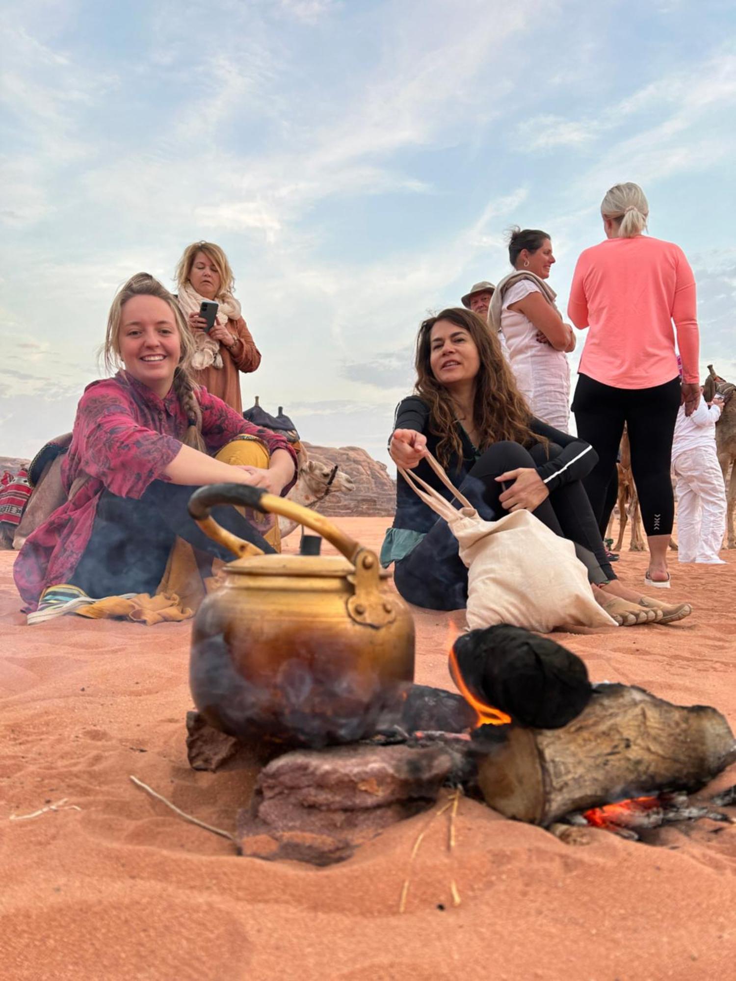 Desert Island Camp Wadi Rum Bagian luar foto