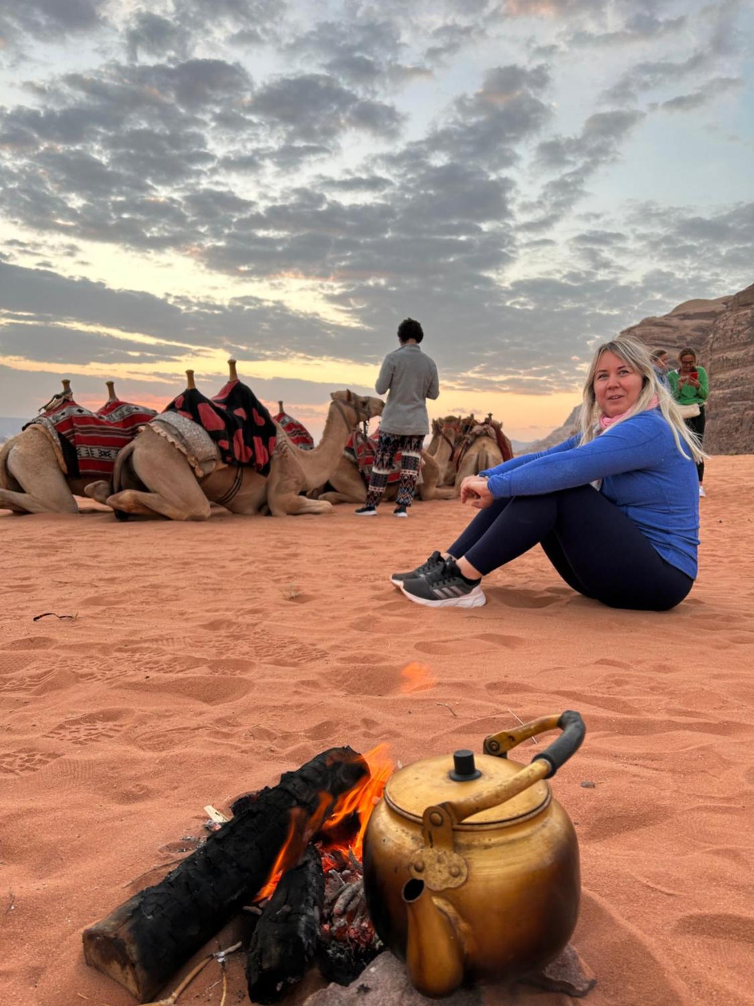 Desert Island Camp Wadi Rum Bagian luar foto